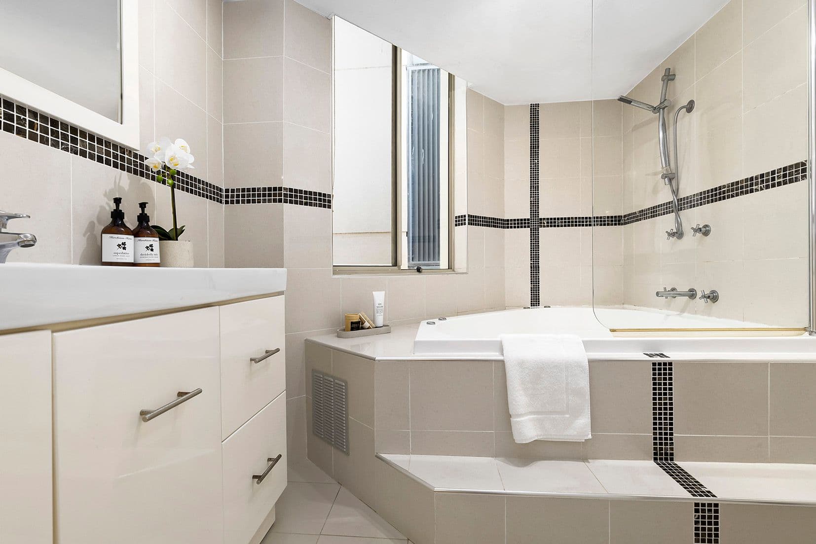 4 Charlbury Crescent, Cranbourne North - Thumbnail 8