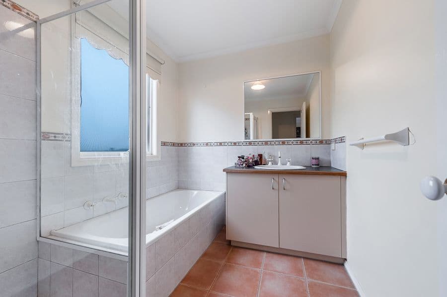 13 Meadowbank Lane, Craigieburn VIC 3064, Craigieburn - Thumbnail 7