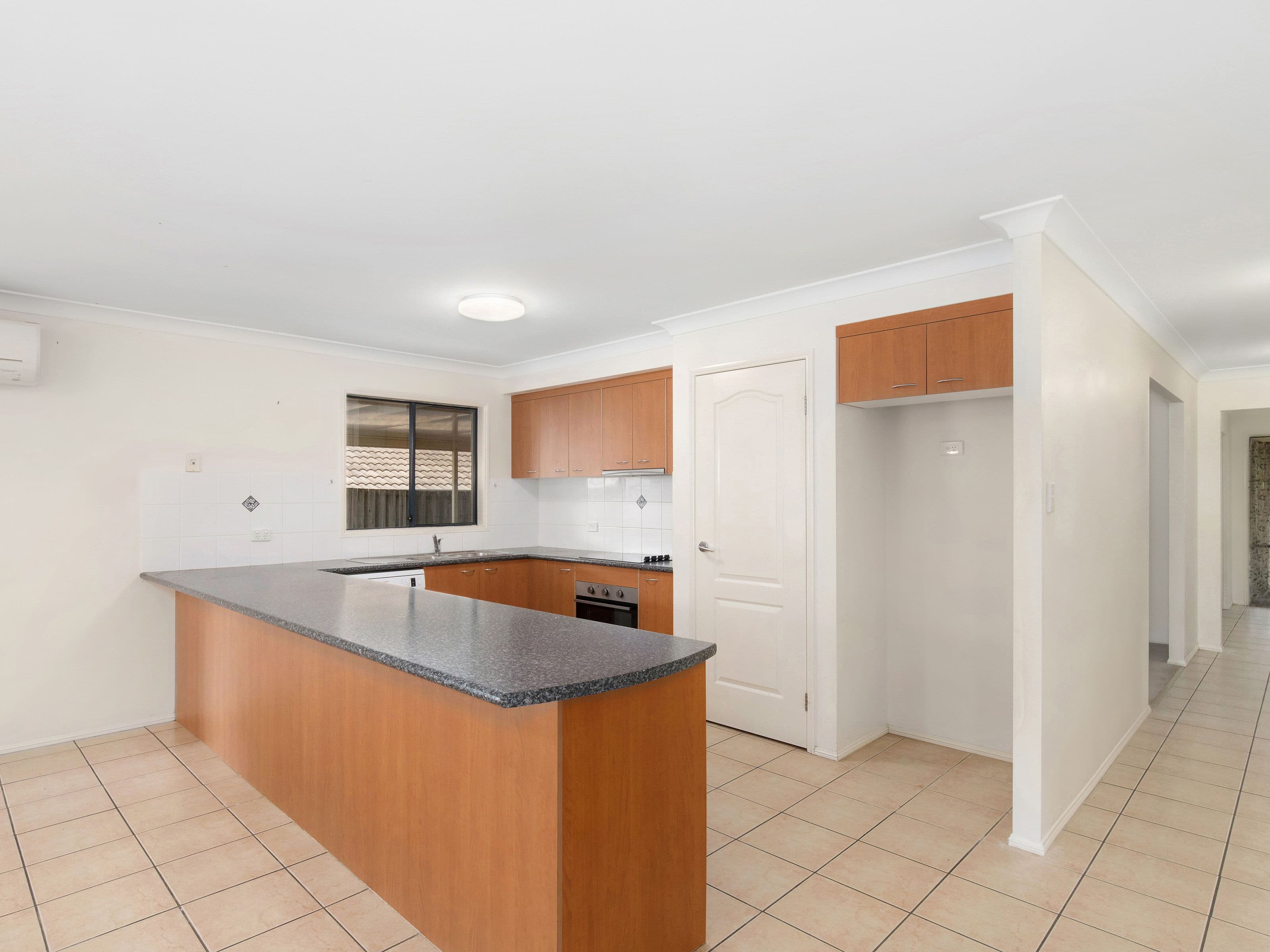 7 Govett Street, Pacific Pines QLD 4211, Pacific Pines - Thumbnail 4