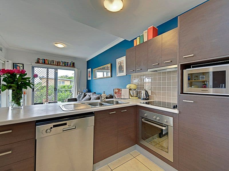12 Dinmore Street, MOOROOKA QLD 4105, Moorooka - Thumbnail 2