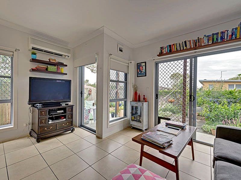 12 Dinmore Street, MOOROOKA QLD 4105, Moorooka - Thumbnail 6
