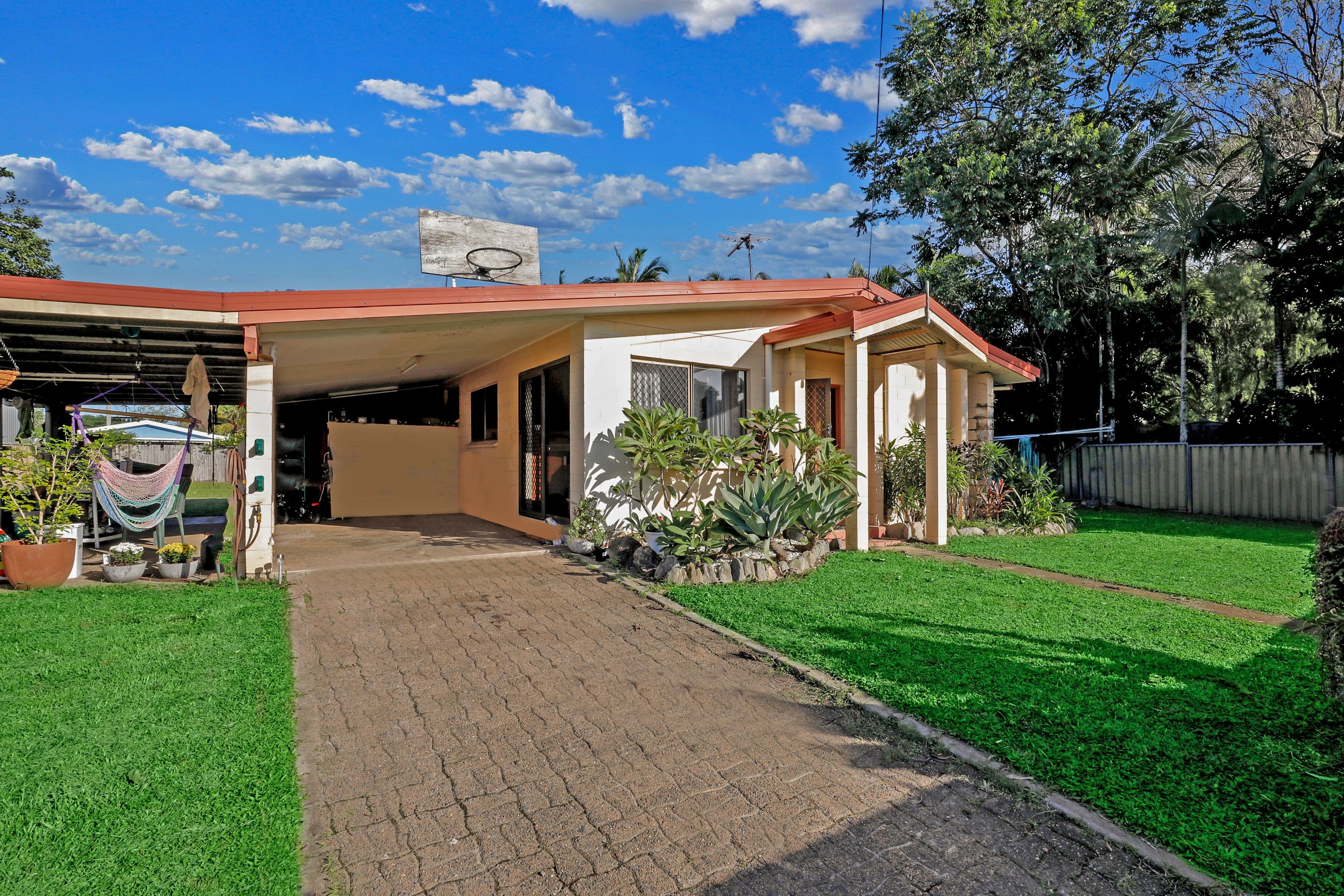 27 Kavieng Street, Trinity Beach QLD 4879, Trinity Beach - Thumbnail 3