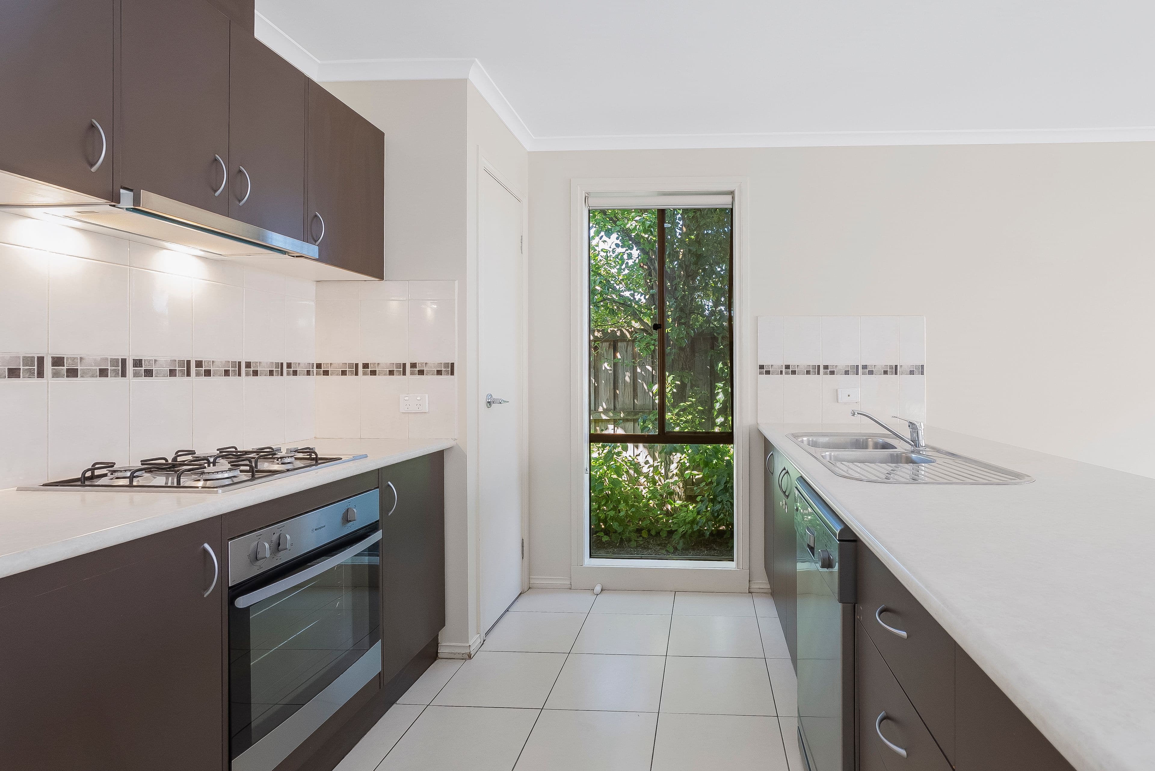 19 Devine Drive, Pakenham VIC 3810, Pakenham - Thumbnail 3