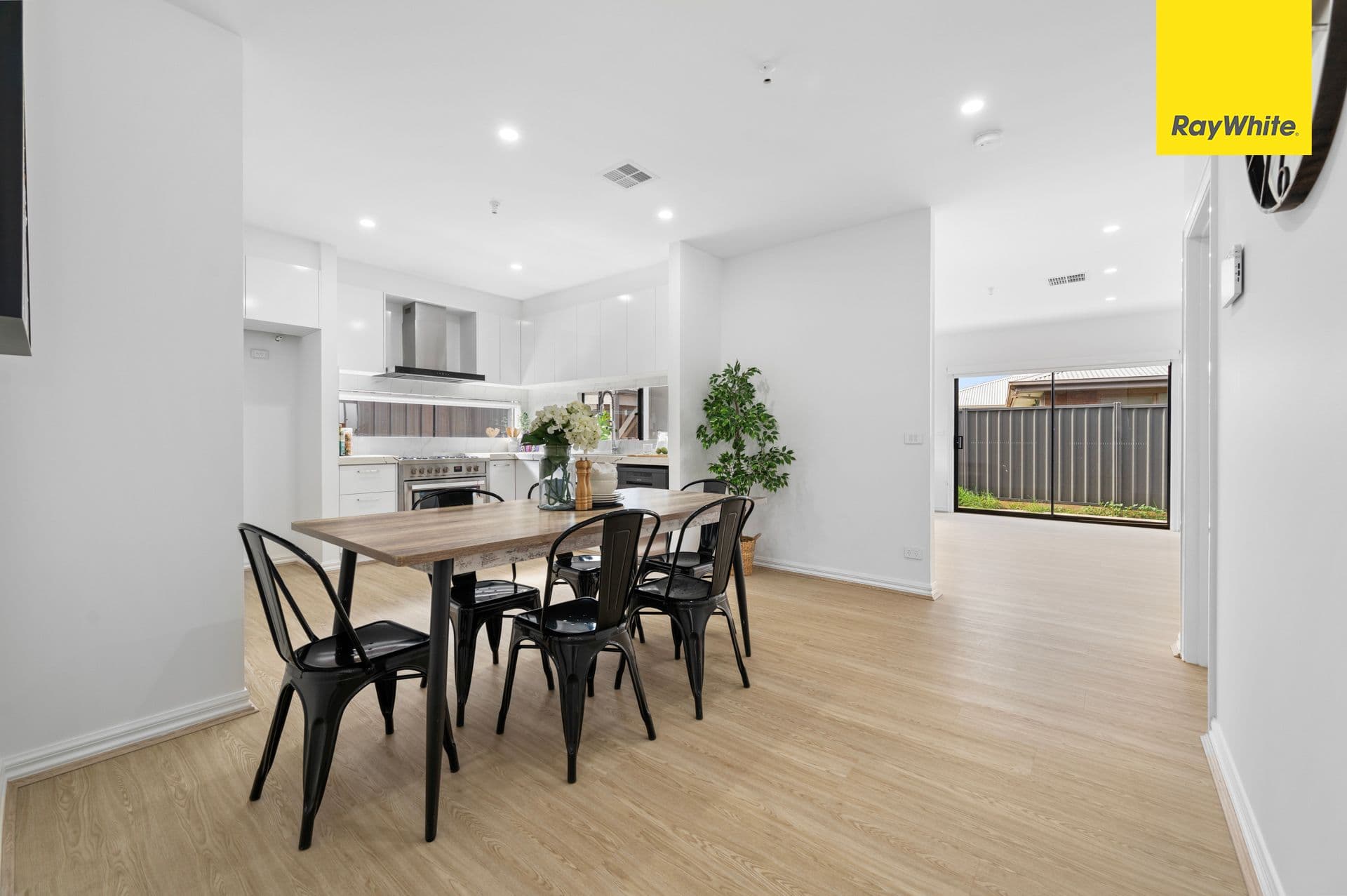 27 Rees Road, Melton South VIC 3338, Melton South - Thumbnail 5