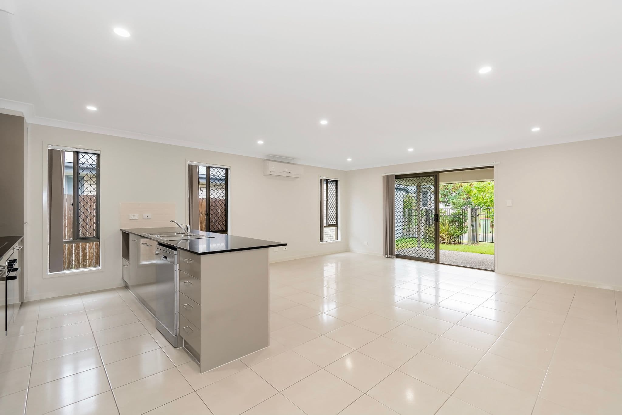 16 Moonstone Street, Pimpama QLD 4209, Pimpama - Thumbnail 8