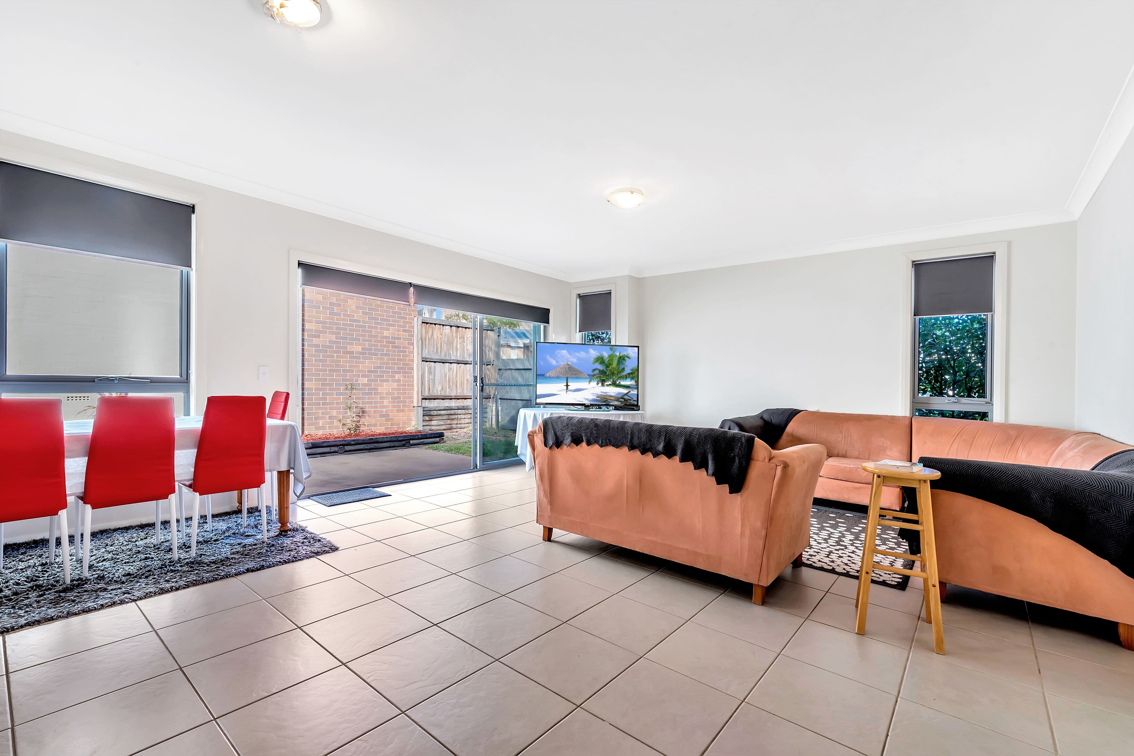 58 Mcintyre Circuit, Middleton Grange - Thumbnail 3