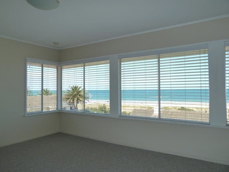 28 Gulf Parade, South Brighton - Thumbnail 2