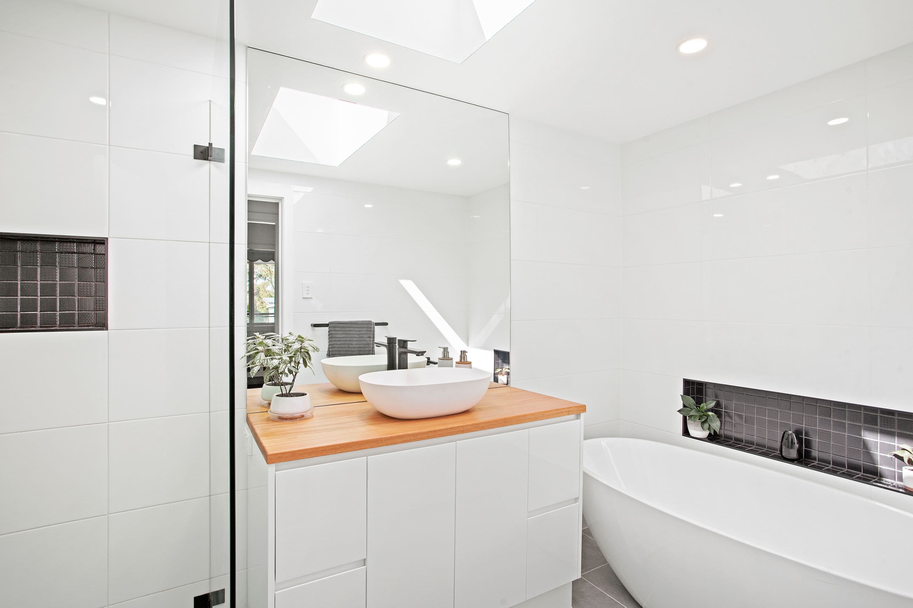 21 Elaine Avenue, Berkeley Vale - Thumbnail 2