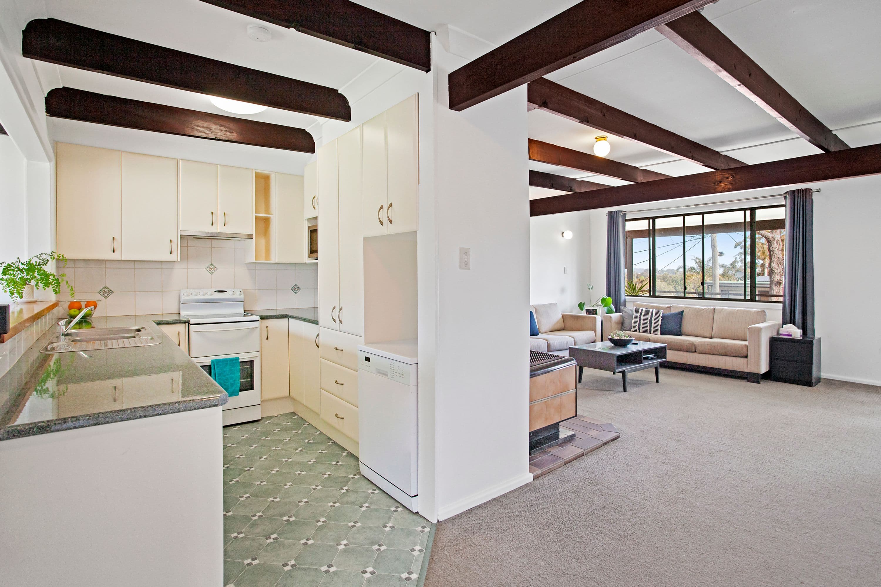 21 Elaine Avenue, Berkeley Vale - Thumbnail 4