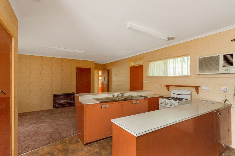 4 Anita Avenue, DINGLEY VILLAGE VIC 3172, Dingley Village - Thumbnail 2