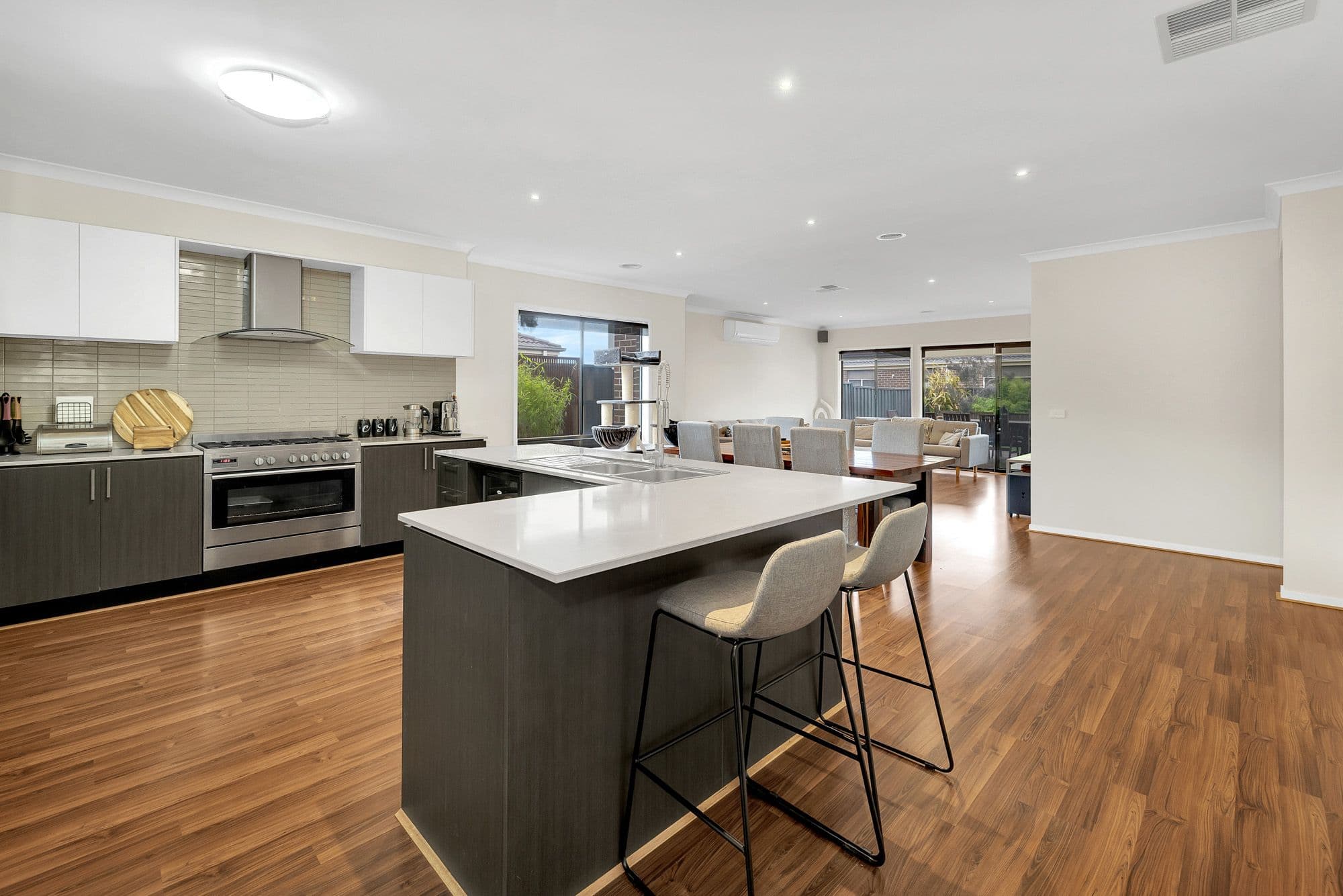 7 Bungalook Street, MANOR LAKES VIC 3024, Manor Lakes - Thumbnail 2