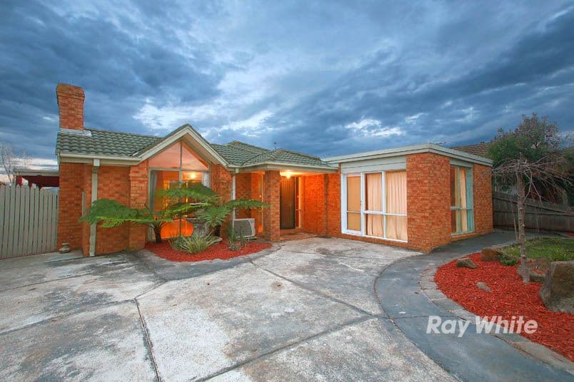 19 Friendship Close, CRANBOURNE VIC 3977, Cranbourne West - Image 1