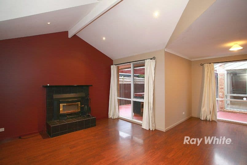 19 Friendship Close, CRANBOURNE VIC 3977, Cranbourne West - Thumbnail 2