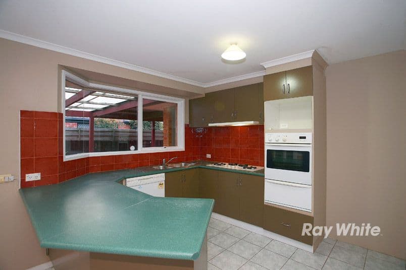 19 Friendship Close, CRANBOURNE VIC 3977, Cranbourne West - Thumbnail 3