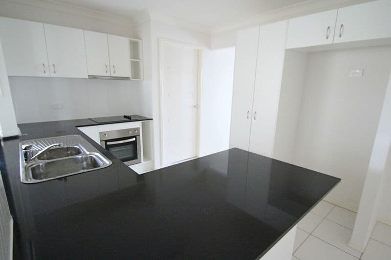 8 Heit Court, NORTH BOOVAL QLD 4304, North Booval - Thumbnail 3