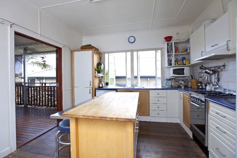 86 Emsworth Street, WYNNUM QLD 4178, Wynnum - Thumbnail 2