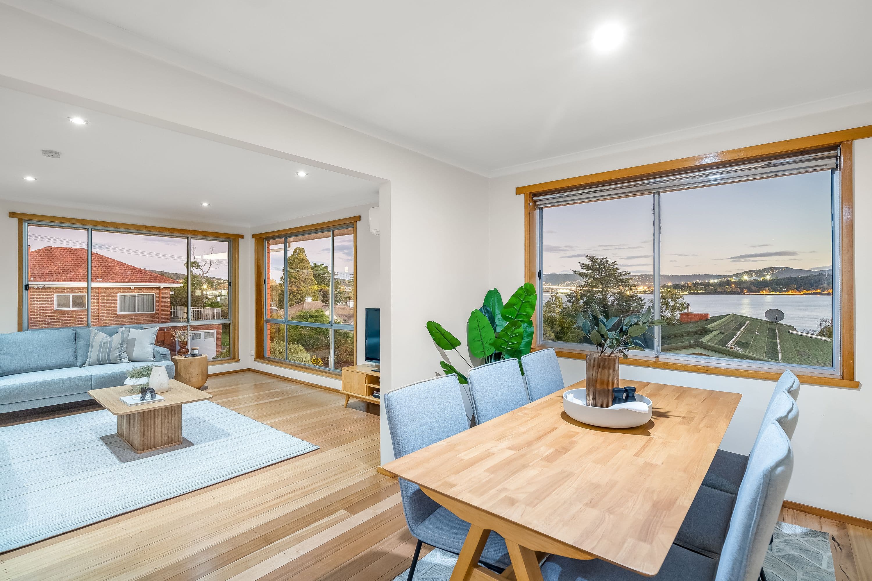 127 Derwent Avenue, Lindisfarne TAS 7015, Lindisfarne - Thumbnail 3