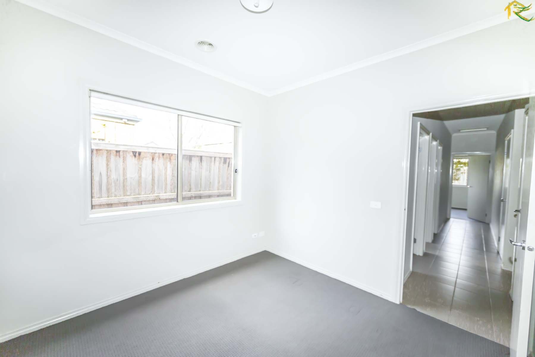 41 Dolphin Crescent, POINT COOK VIC 3030, Point Cook - Thumbnail 3