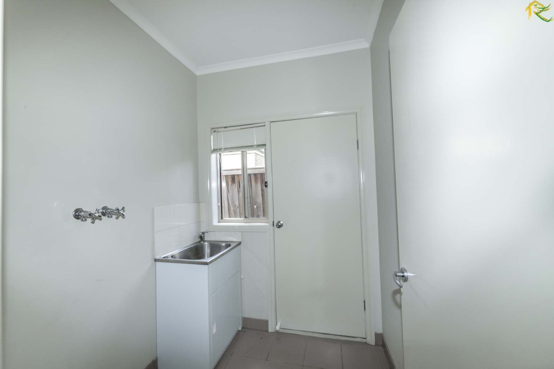 41 Dolphin Crescent, POINT COOK VIC 3030, Point Cook - Thumbnail 4