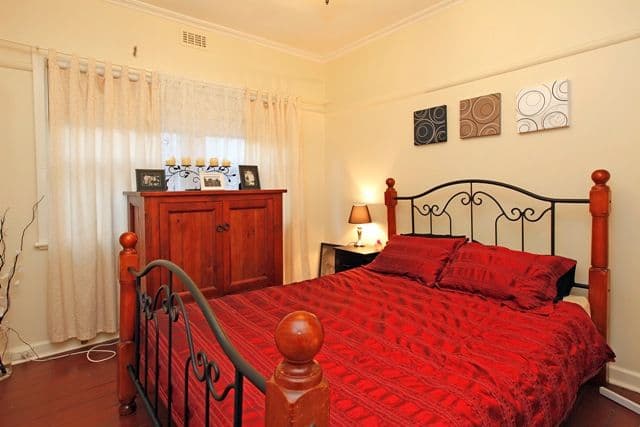 18 Gilbertson Street, ESSENDON VIC 3040, Essendon - Thumbnail 6