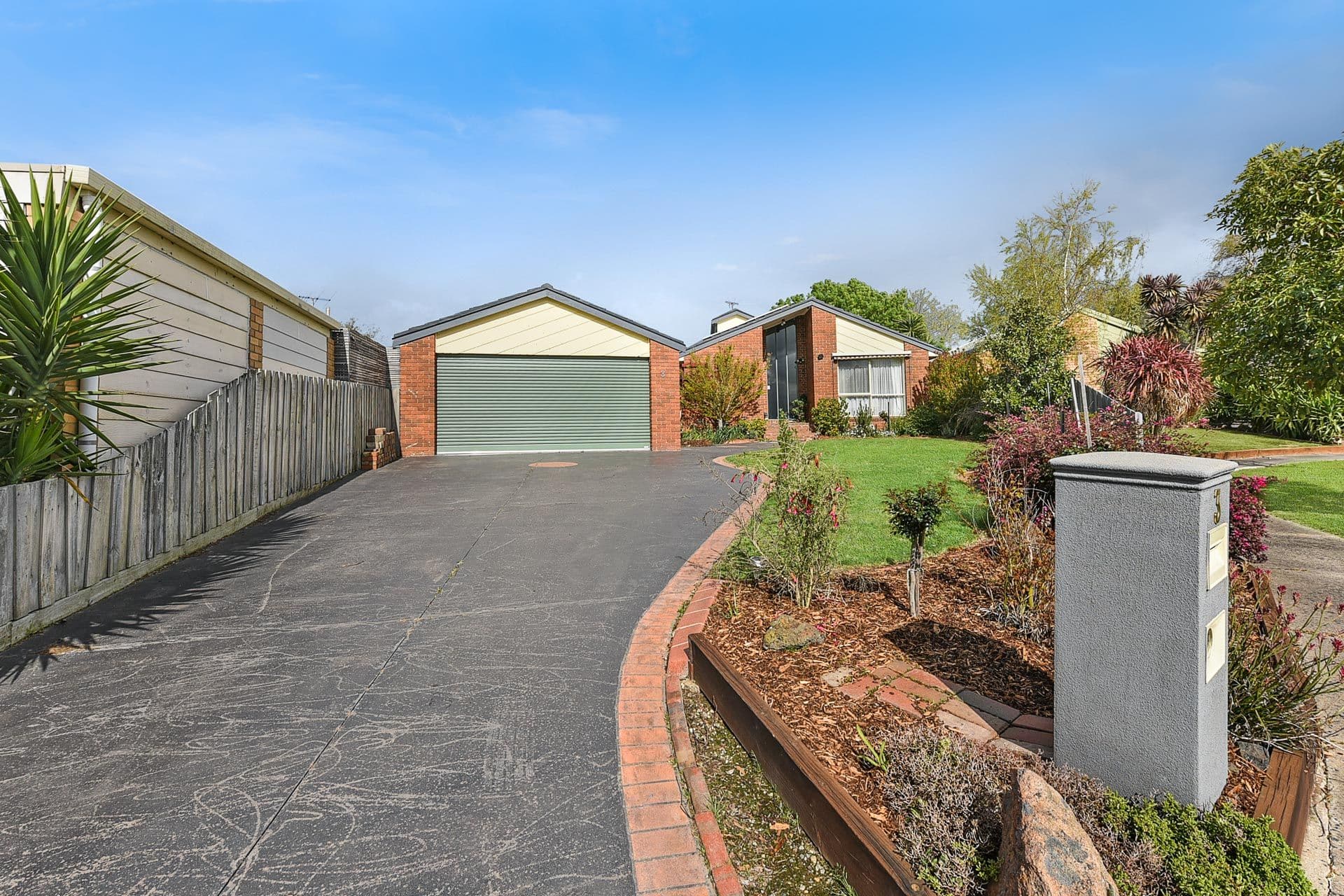 3 Barber Court, Berwick VIC 3806, Berwick - Thumbnail 2