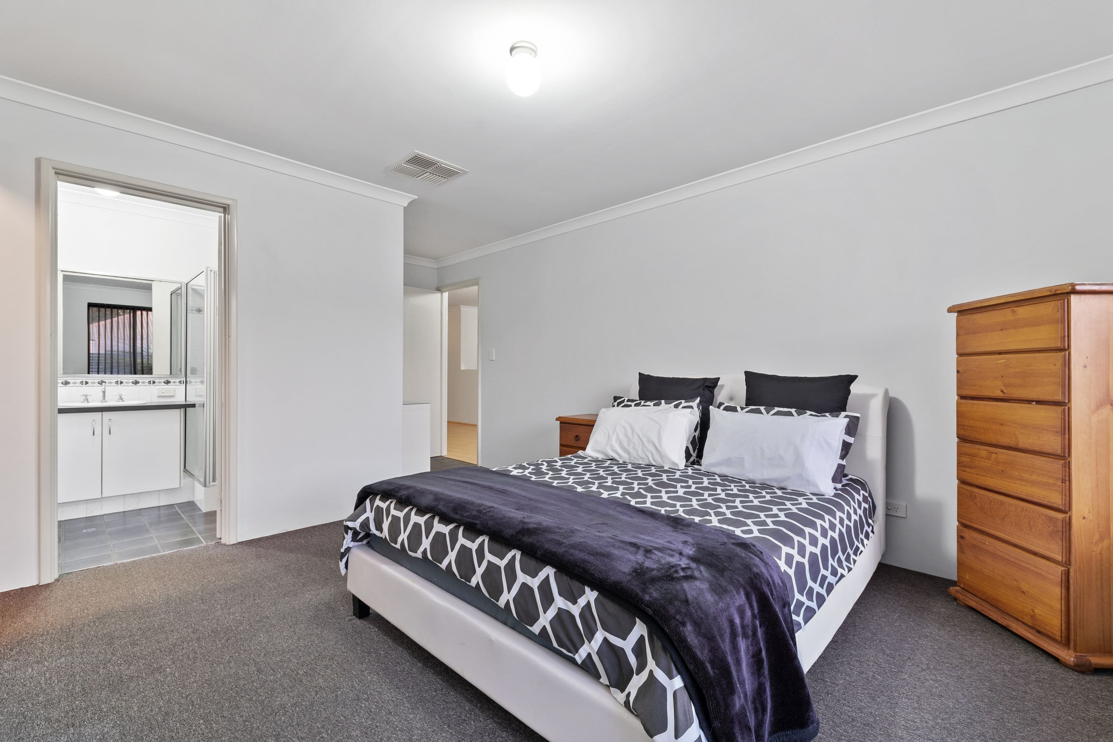 32 Brittain Road, Wattle Grove WA 6107, Wattle Grove - Thumbnail 4
