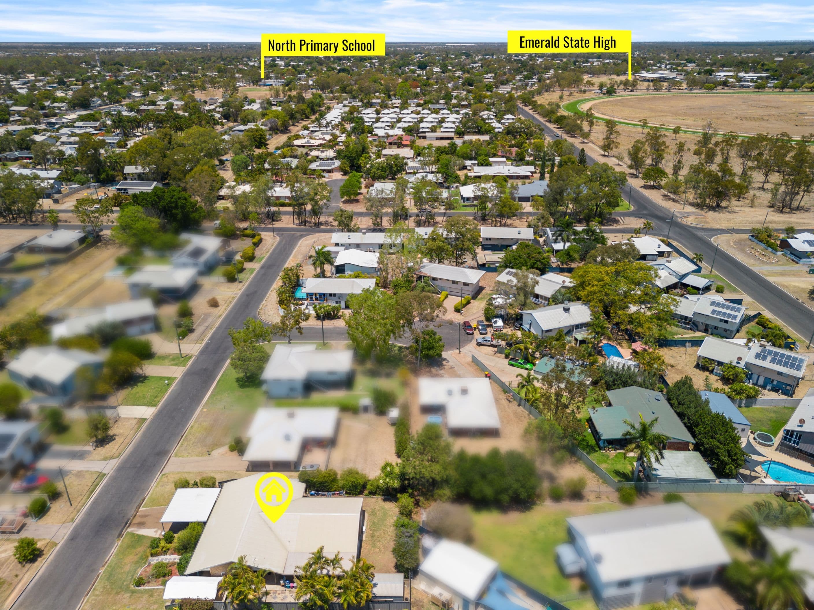 11 Barry Street, Emerald QLD 4720, Emerald - Thumbnail 2