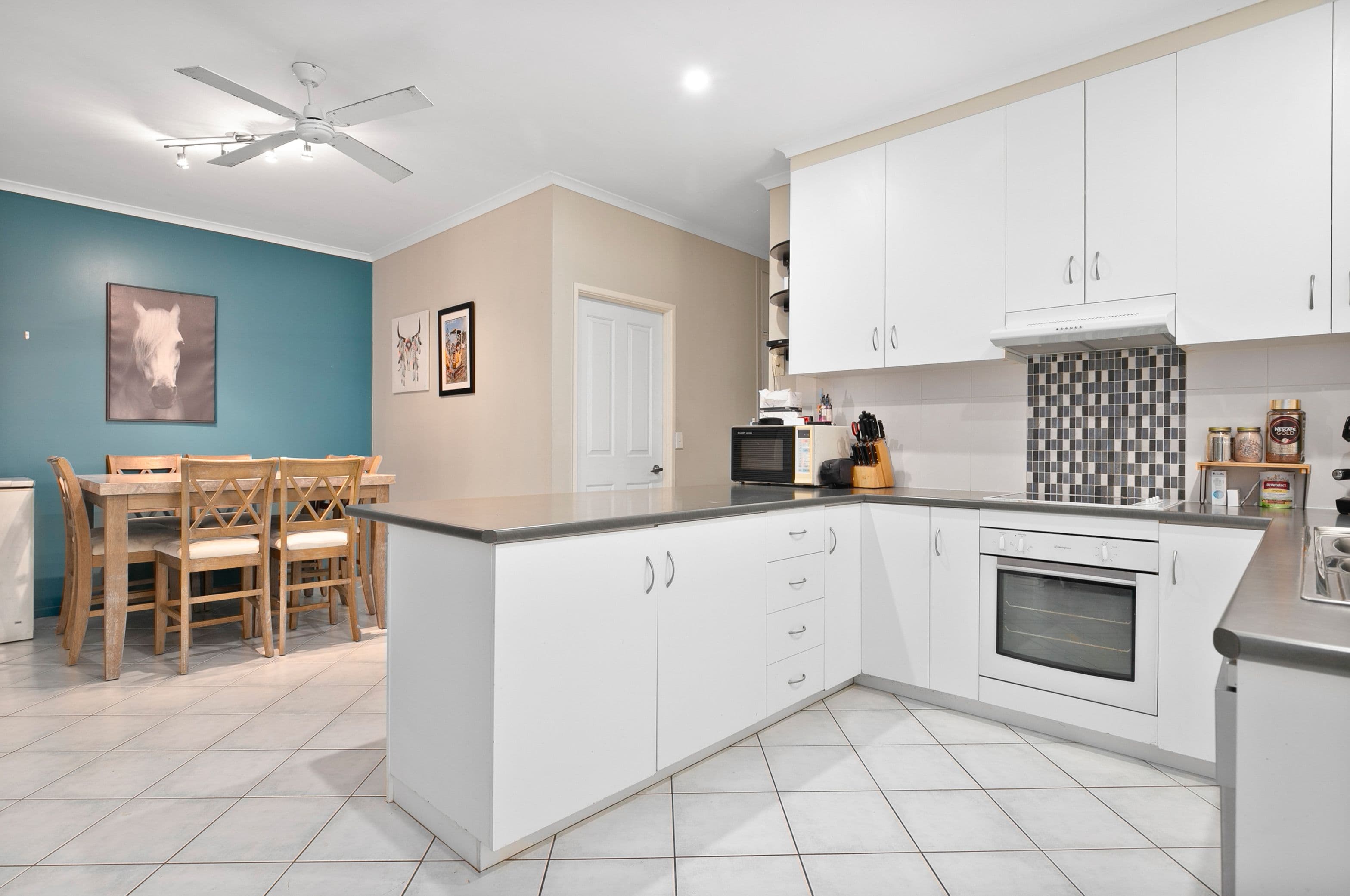 11 Barry Street, Emerald QLD 4720, Emerald - Thumbnail 6