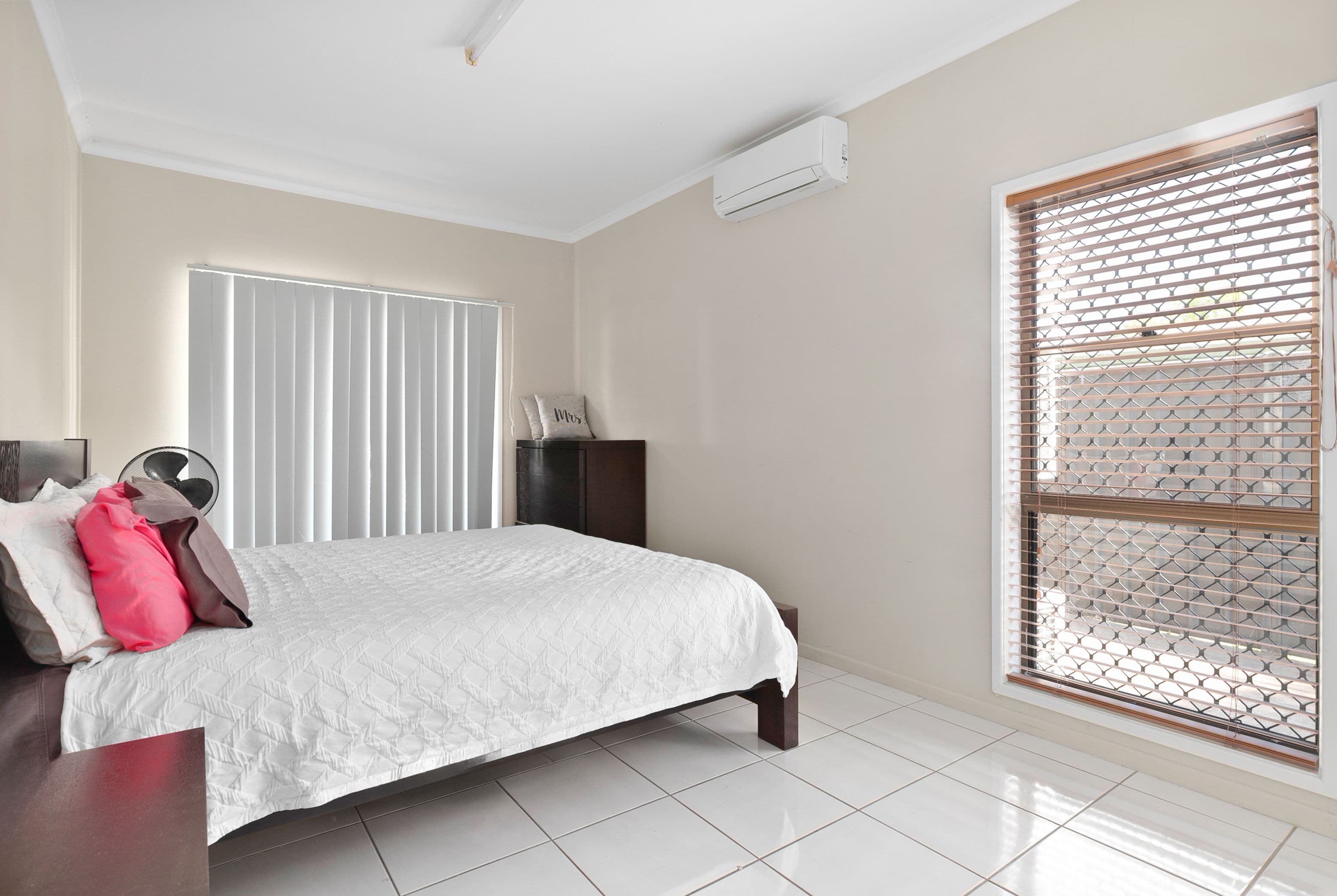 11 Barry Street, Emerald QLD 4720, Emerald - Thumbnail 8
