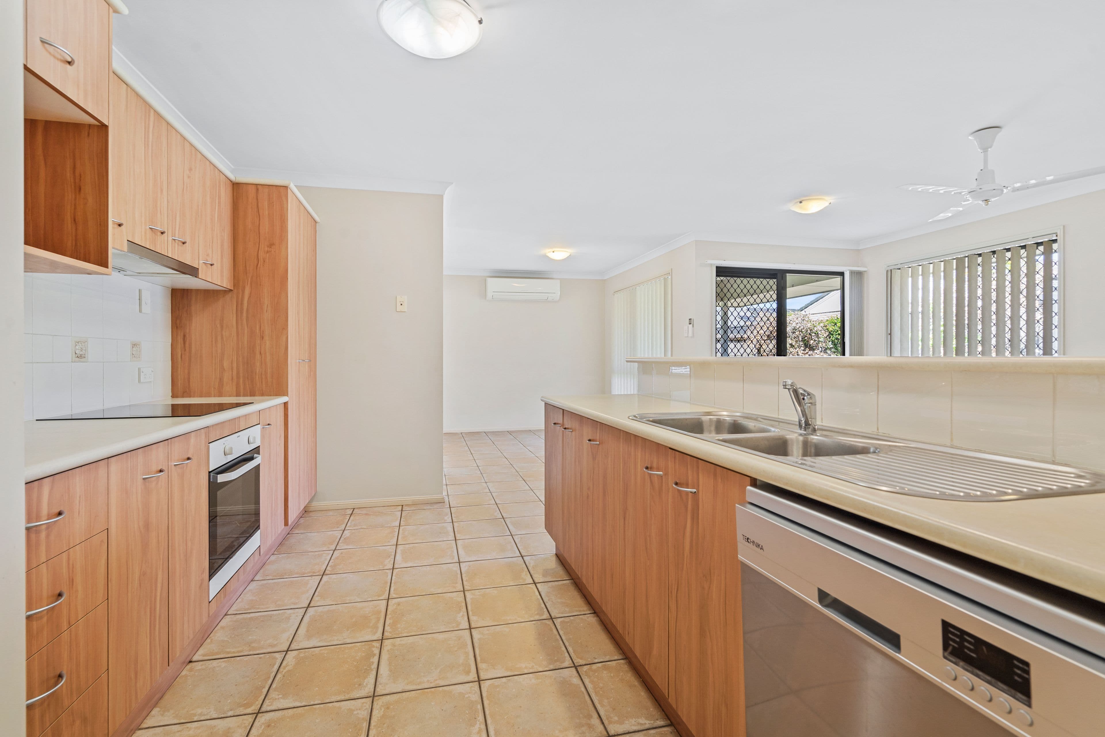10 Parkvale Street, Victoria Point QLD 4165, Victoria Point - Thumbnail 5