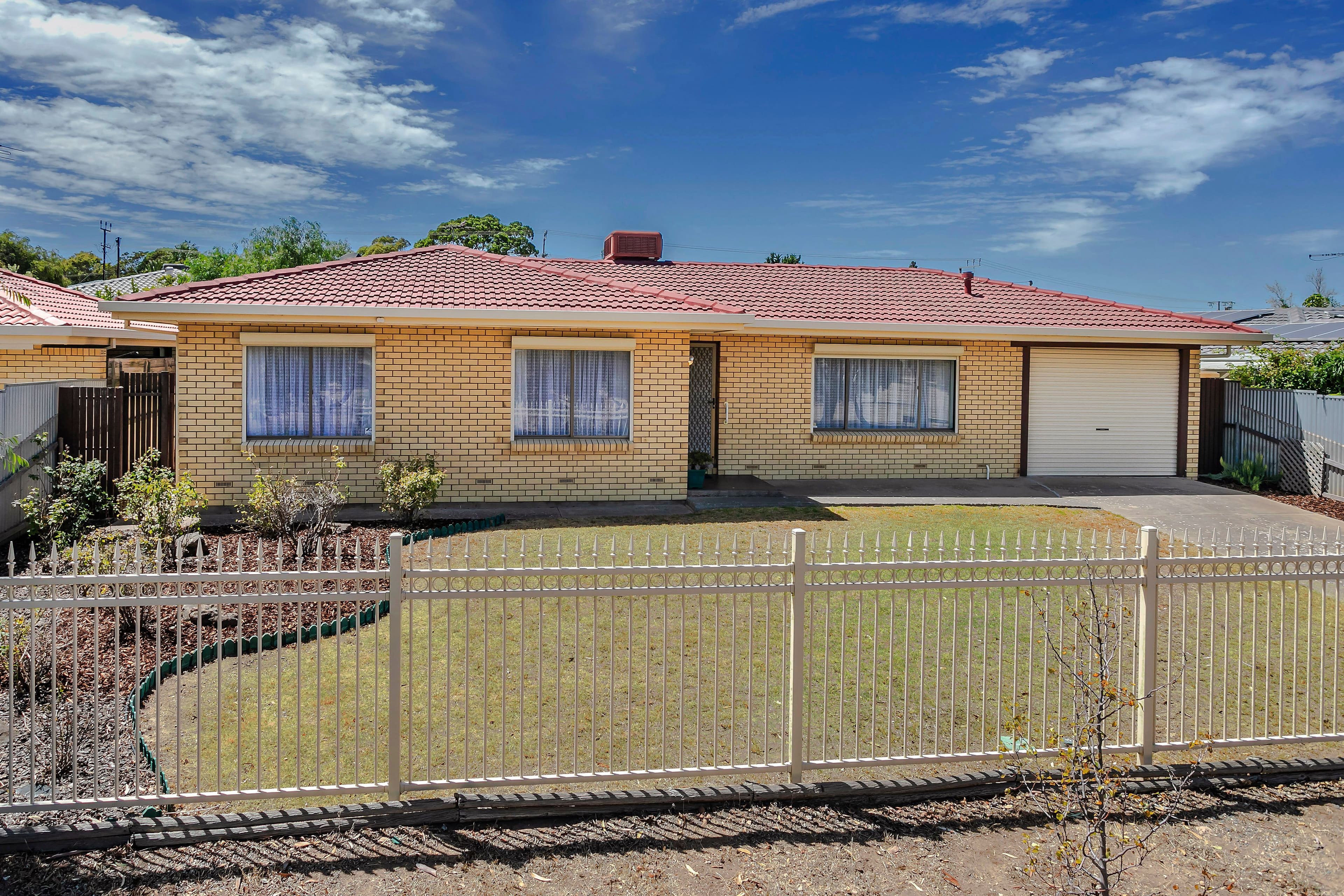 14 Brentwood Drive, Huntfield Heights SA 5163, Huntfield Heights - Thumbnail 2