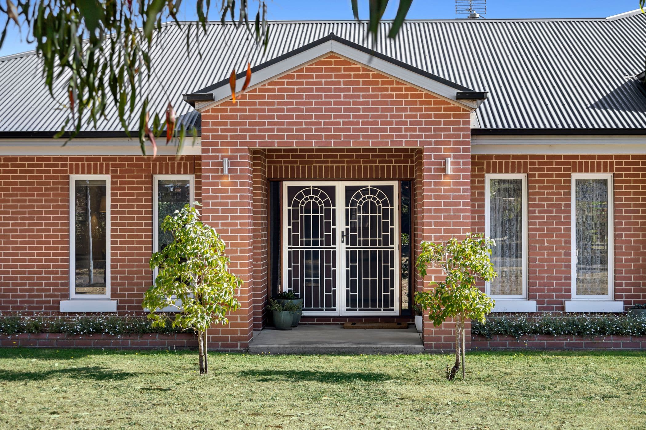 2 Martin Place, Kyneton VIC 3444, Kyneton - Thumbnail 2