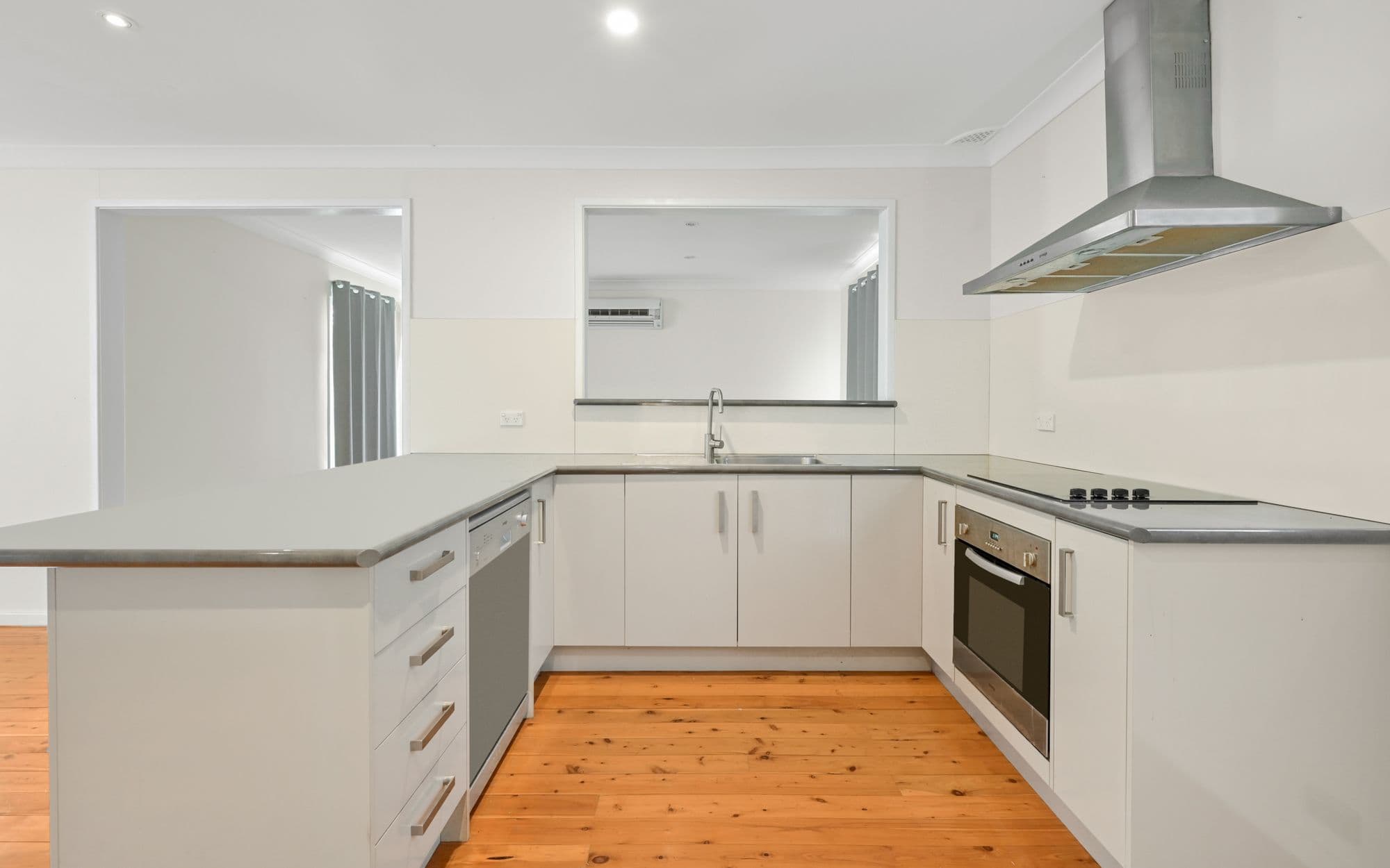 32 Lawn Avenue, Bradbury NSW 2560, Bradbury - Thumbnail 4