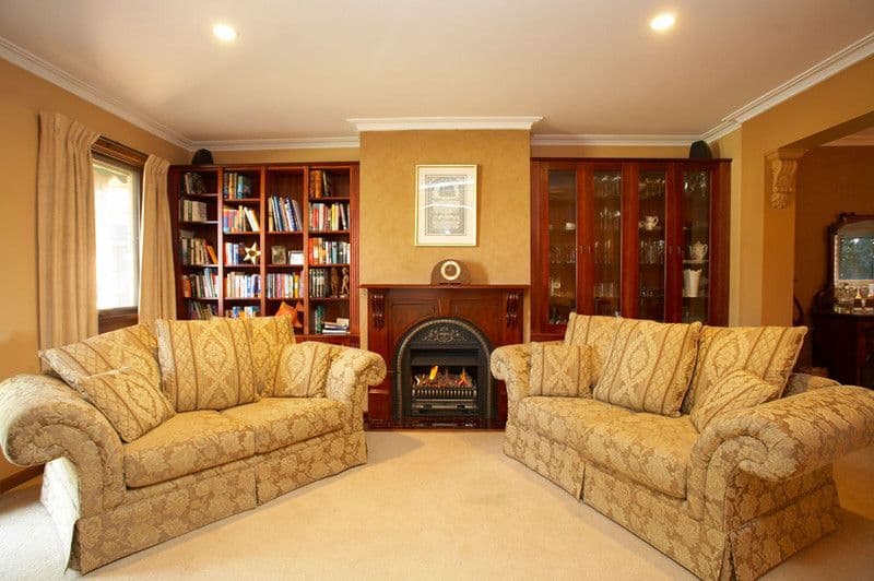 42 Monash Street, MELTON SOUTH VIC 3338, Melton South - Thumbnail 3