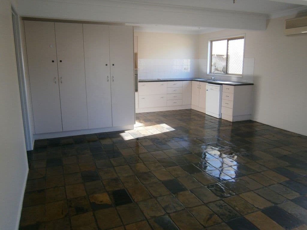 144 Park Street, Park Avenue QLD 4701, Park Avenue - Thumbnail 3