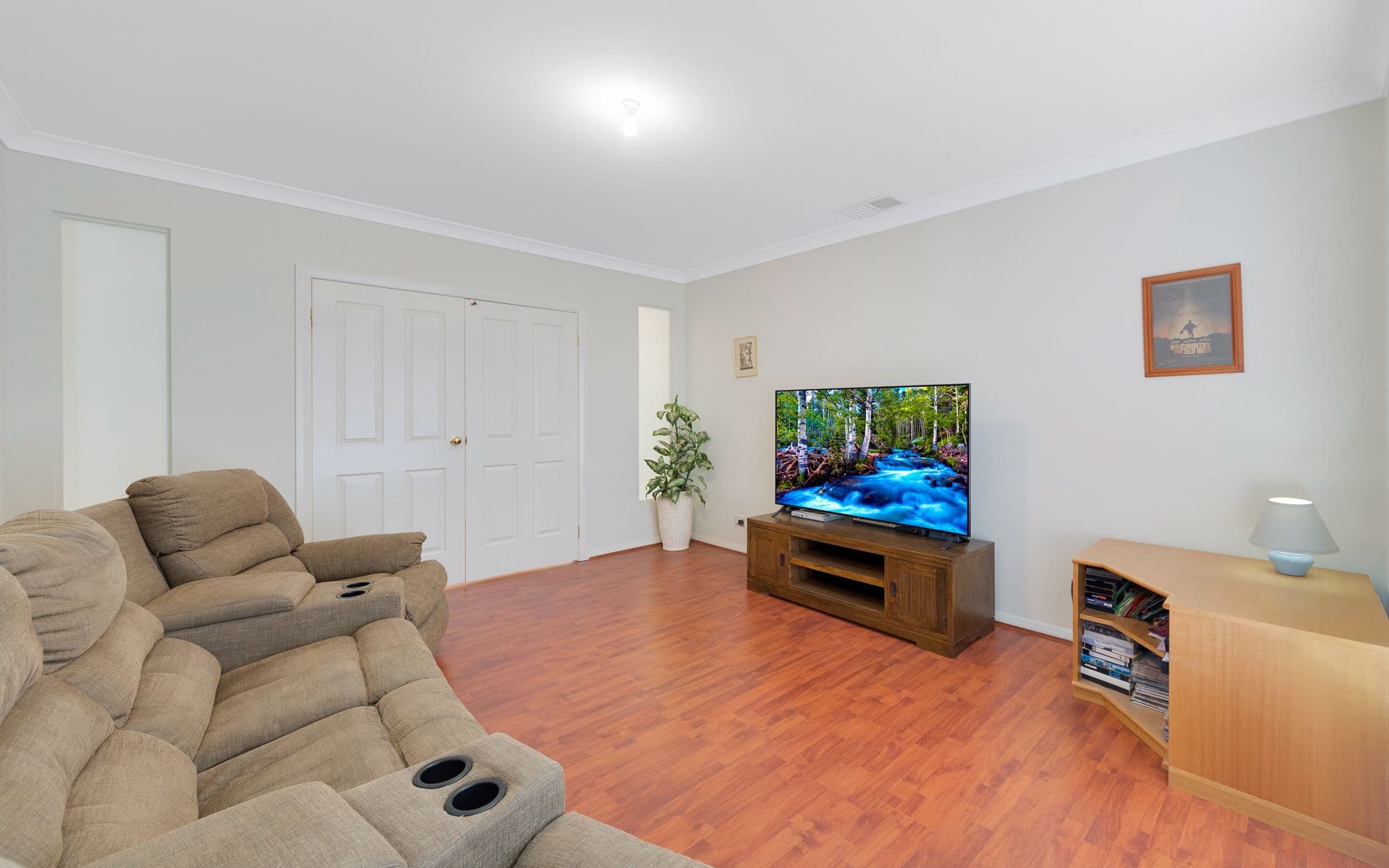 18 Gledswood Place, Glen Alpine NSW 2560, Glen Alpine - Thumbnail 2