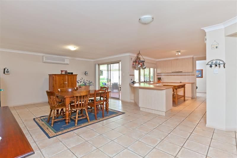 10 Seaholly Crescent, VICTORIA POINT QLD 4165, Victoria Point - Thumbnail 2