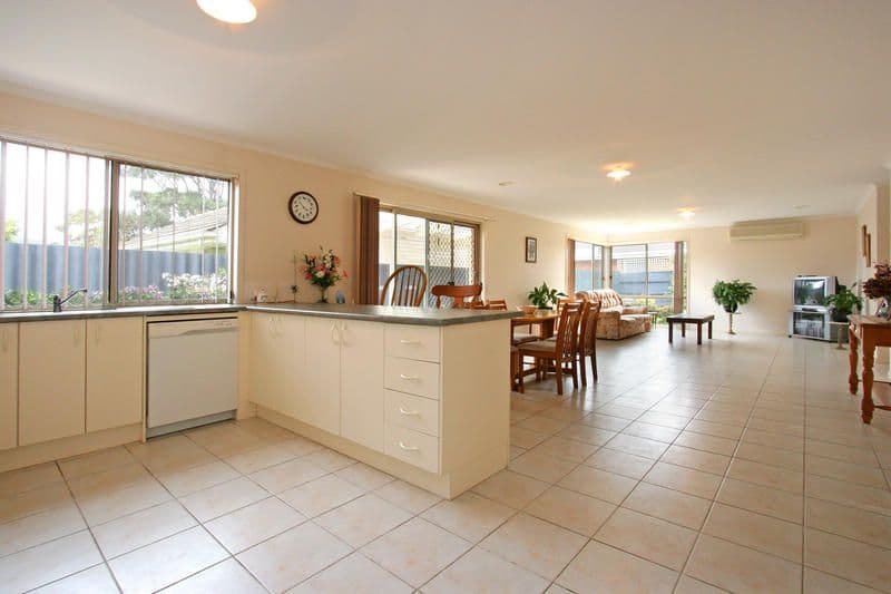 25 McDowell Street, ROSEBUD VIC 3939, Rosebud - Thumbnail 3