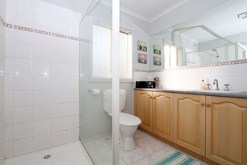 18 Paroo Avenue, ROXBURGH PARK VIC 3064, Roxburgh Park - Thumbnail 7