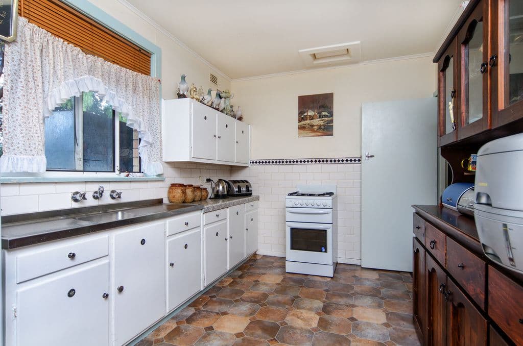 12 Carmichael Road, CHRISTIES BEACH SA 5165, Christies Beach - Thumbnail 4