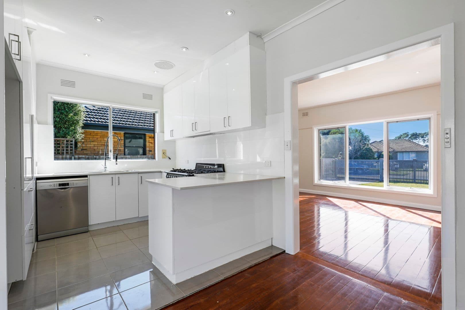 6 Warren Road, Cheltenham VIC 3192, Cheltenham - Thumbnail 8
