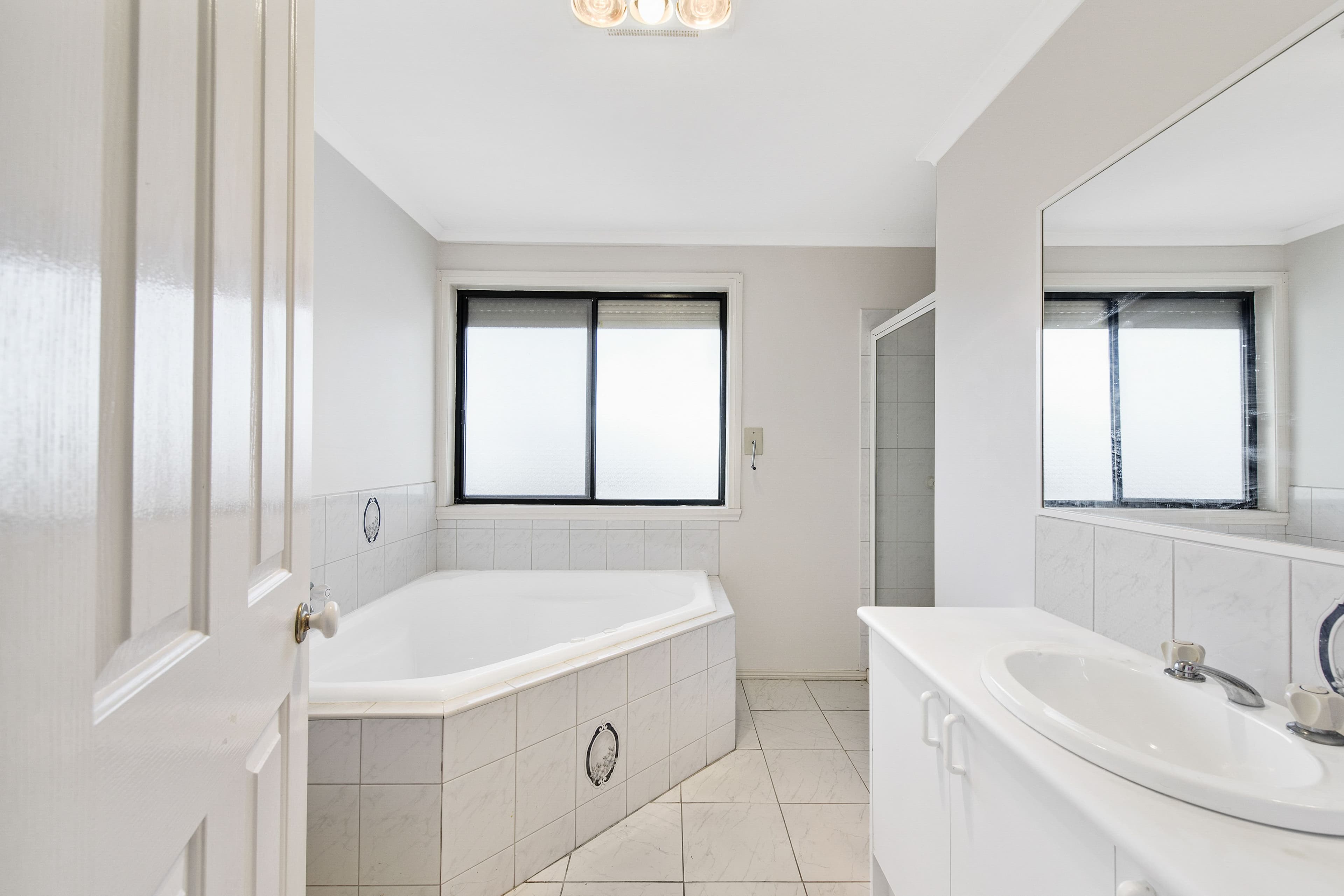 24 Silverdene Avenue, Sydenham VIC 3037, Sydenham - Thumbnail 8
