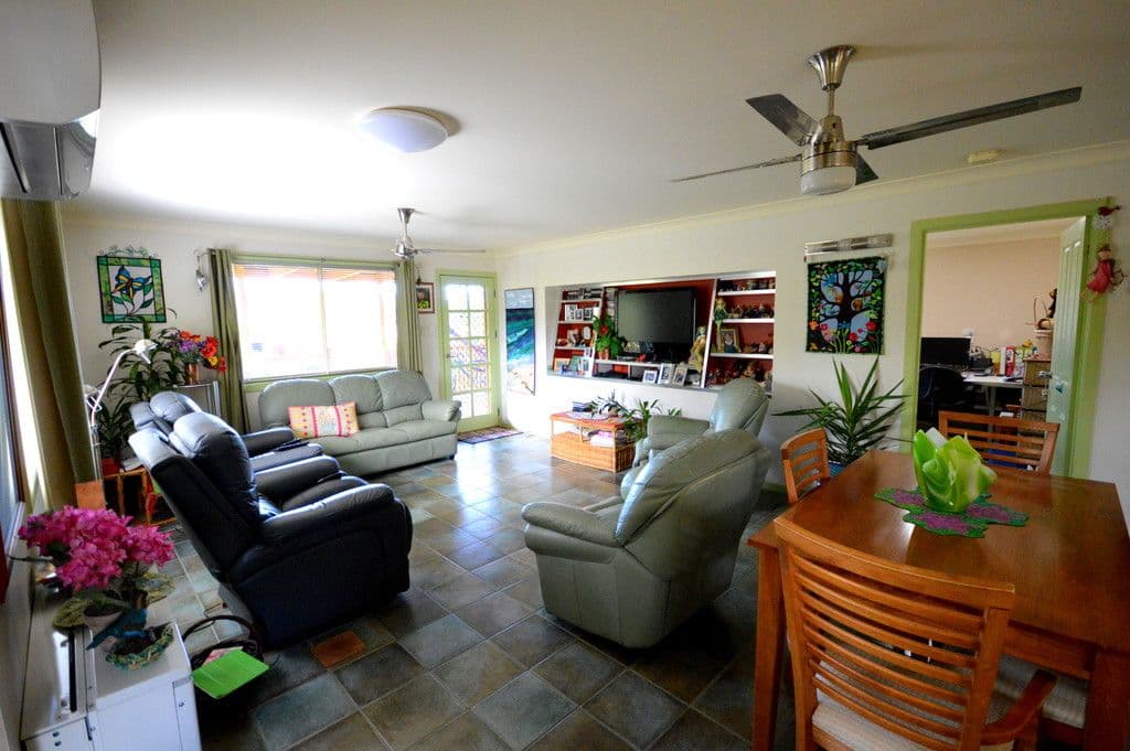 11 Parkes Street, Woodstock - Thumbnail 2
