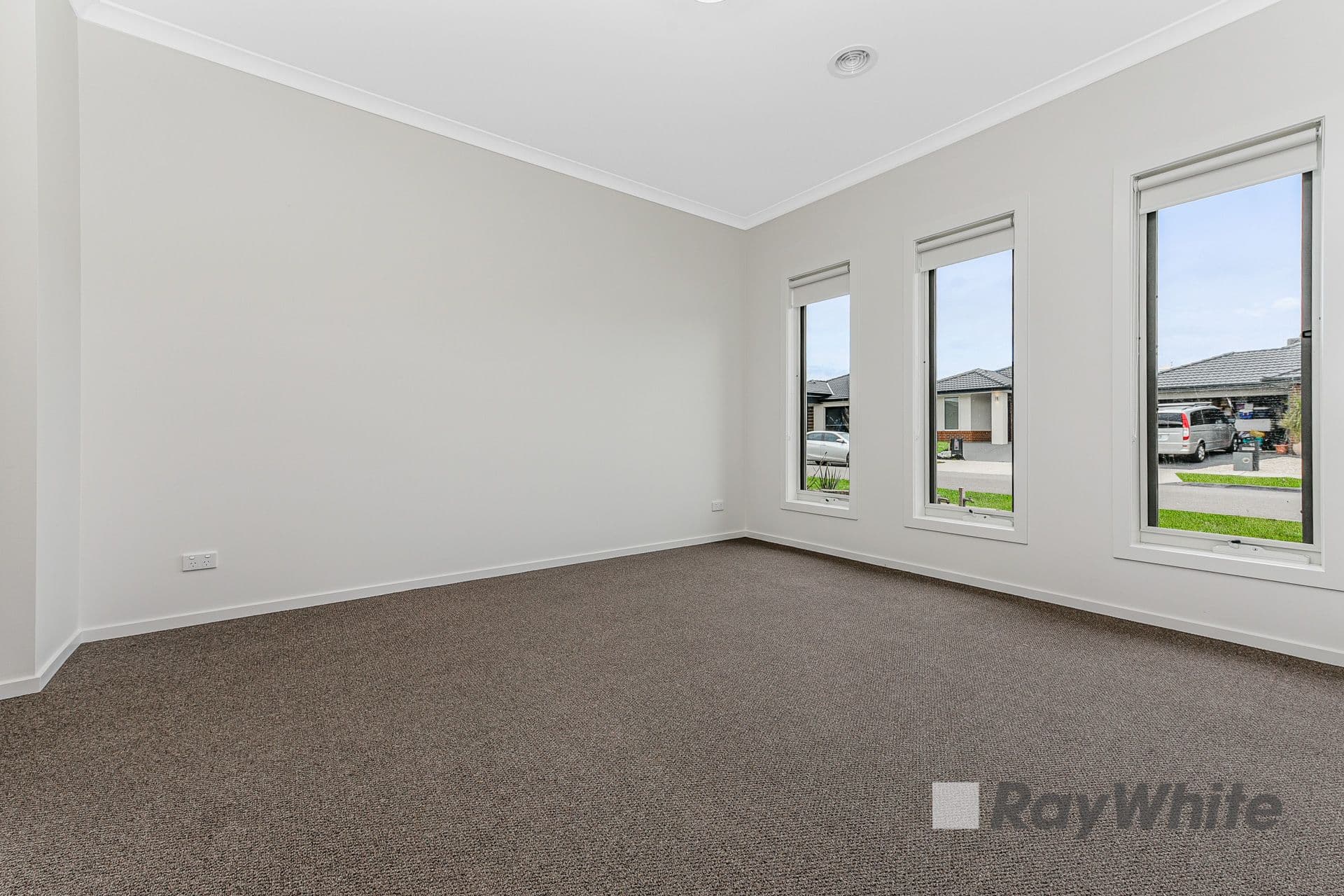 74 Evica Road, Clyde North VIC 3978, Clyde North - Thumbnail 8