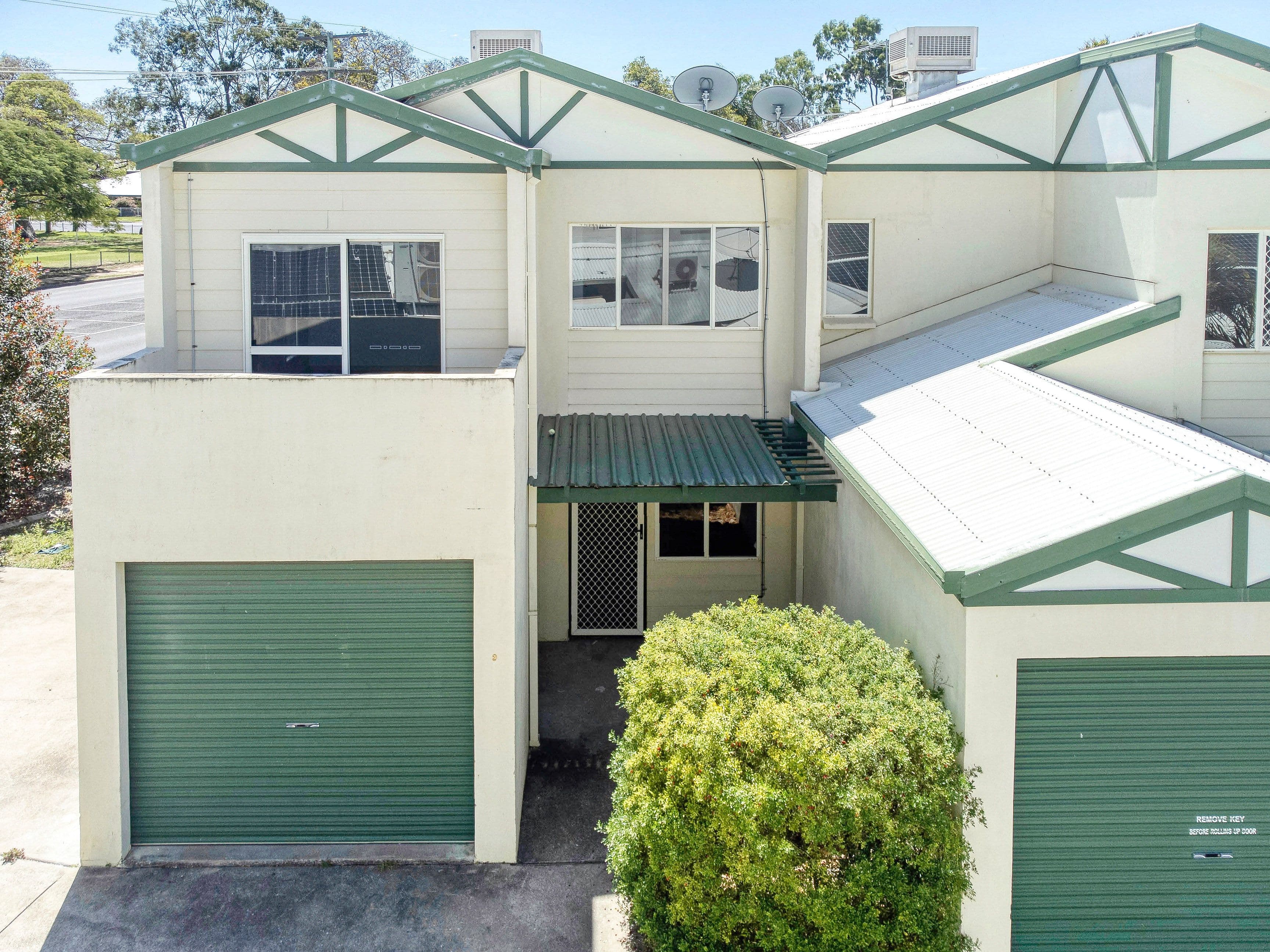 52 Borilla Street, Emerald QLD 4720, Emerald - Thumbnail 2