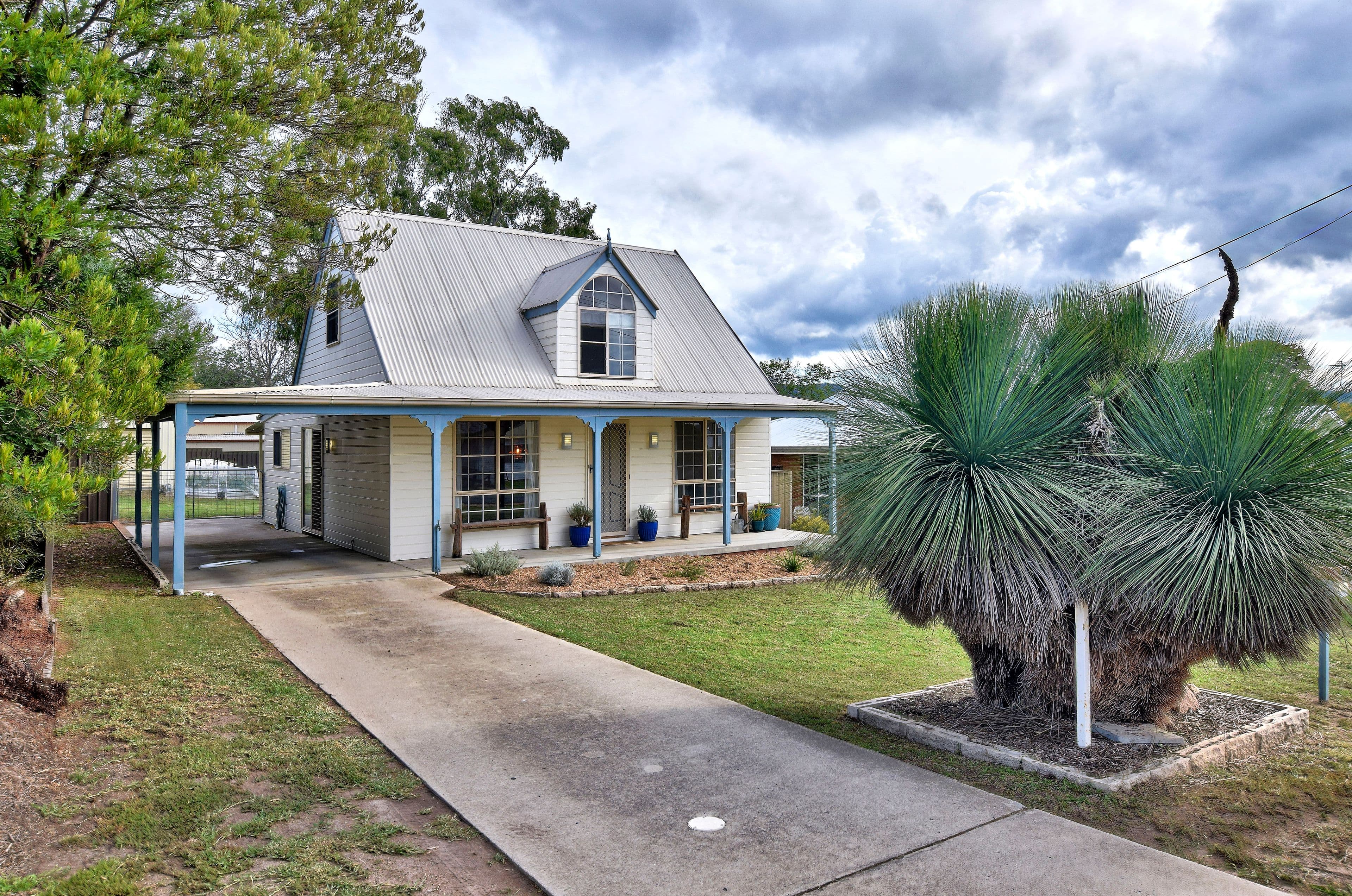 143 Petre Street, Tenterfield NSW 2372, Tenterfield - Image 1