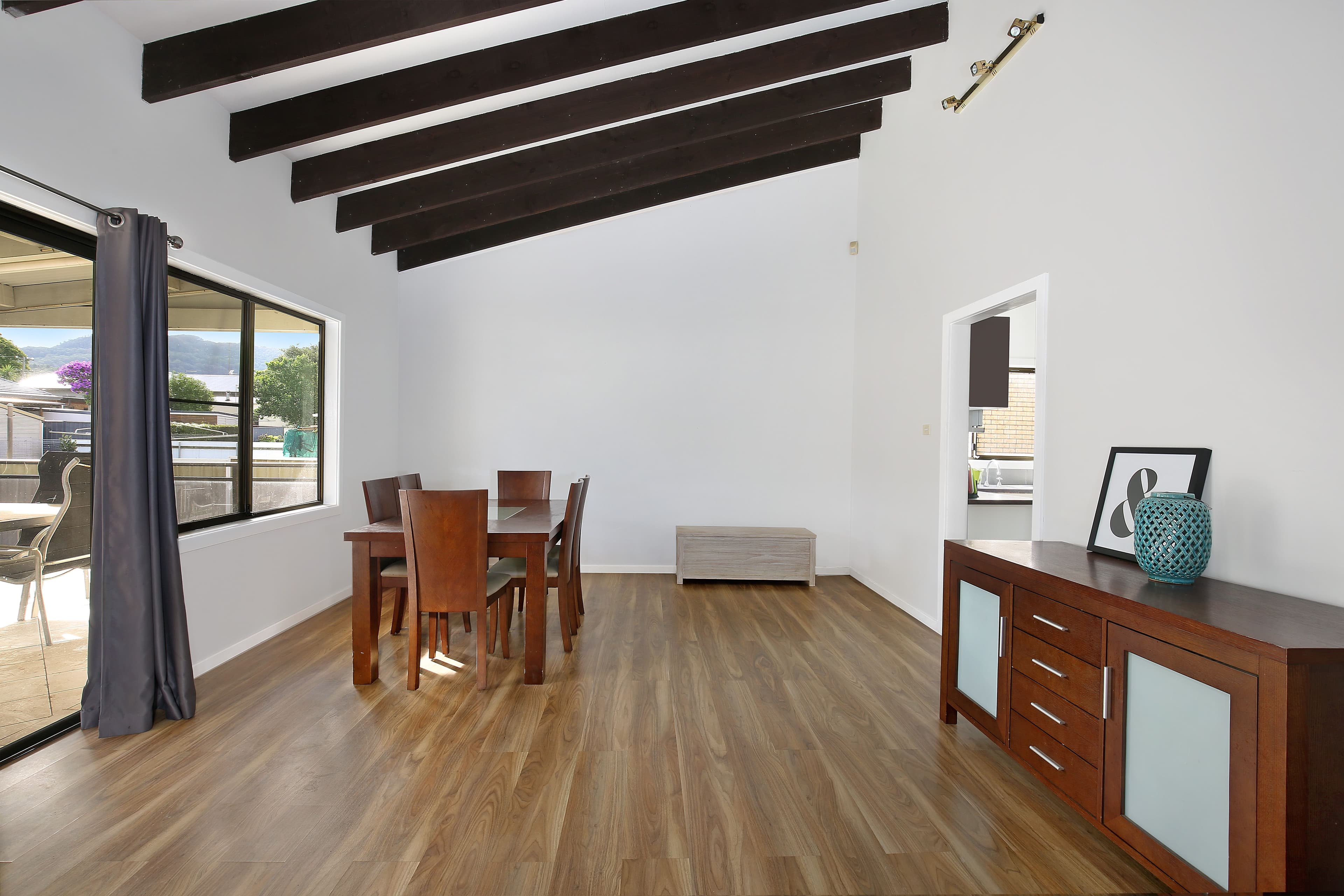 28 London Drive, West Wollongong - Thumbnail 3