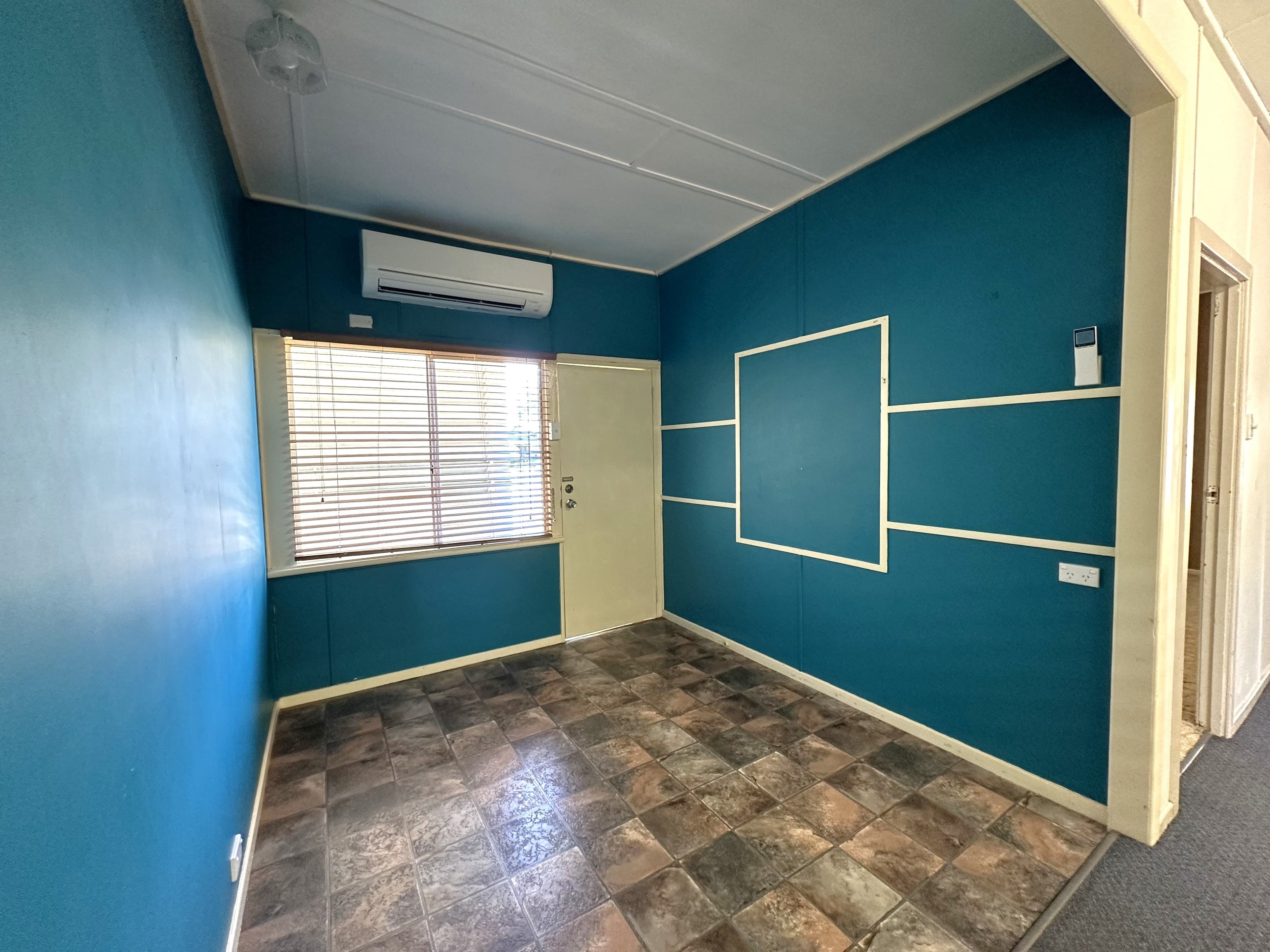 176 Kingfisher Street, Longreach QLD 4730, Longreach - Thumbnail 2