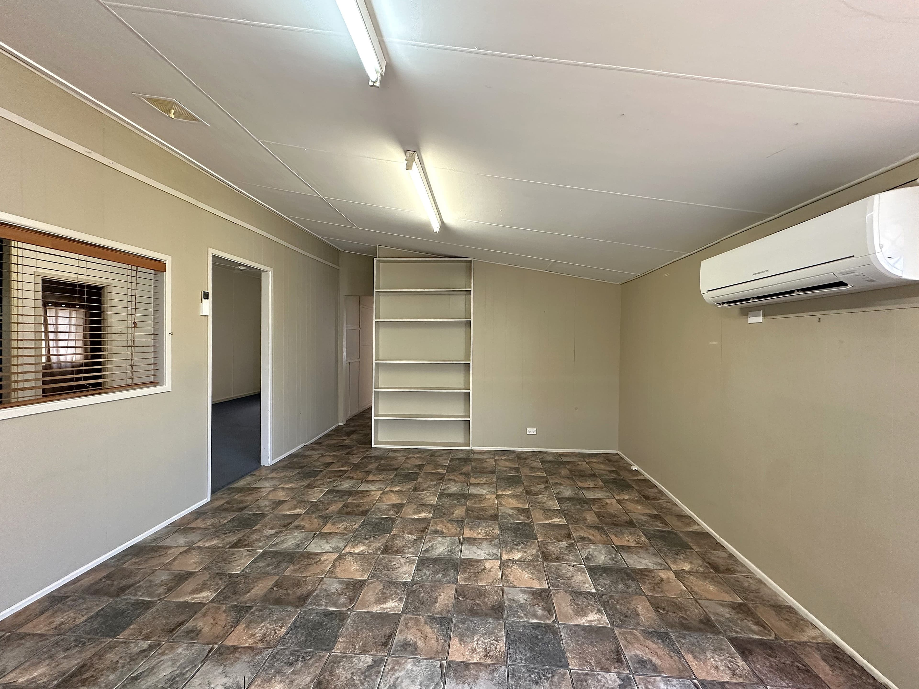176 Kingfisher Street, Longreach QLD 4730, Longreach - Thumbnail 7