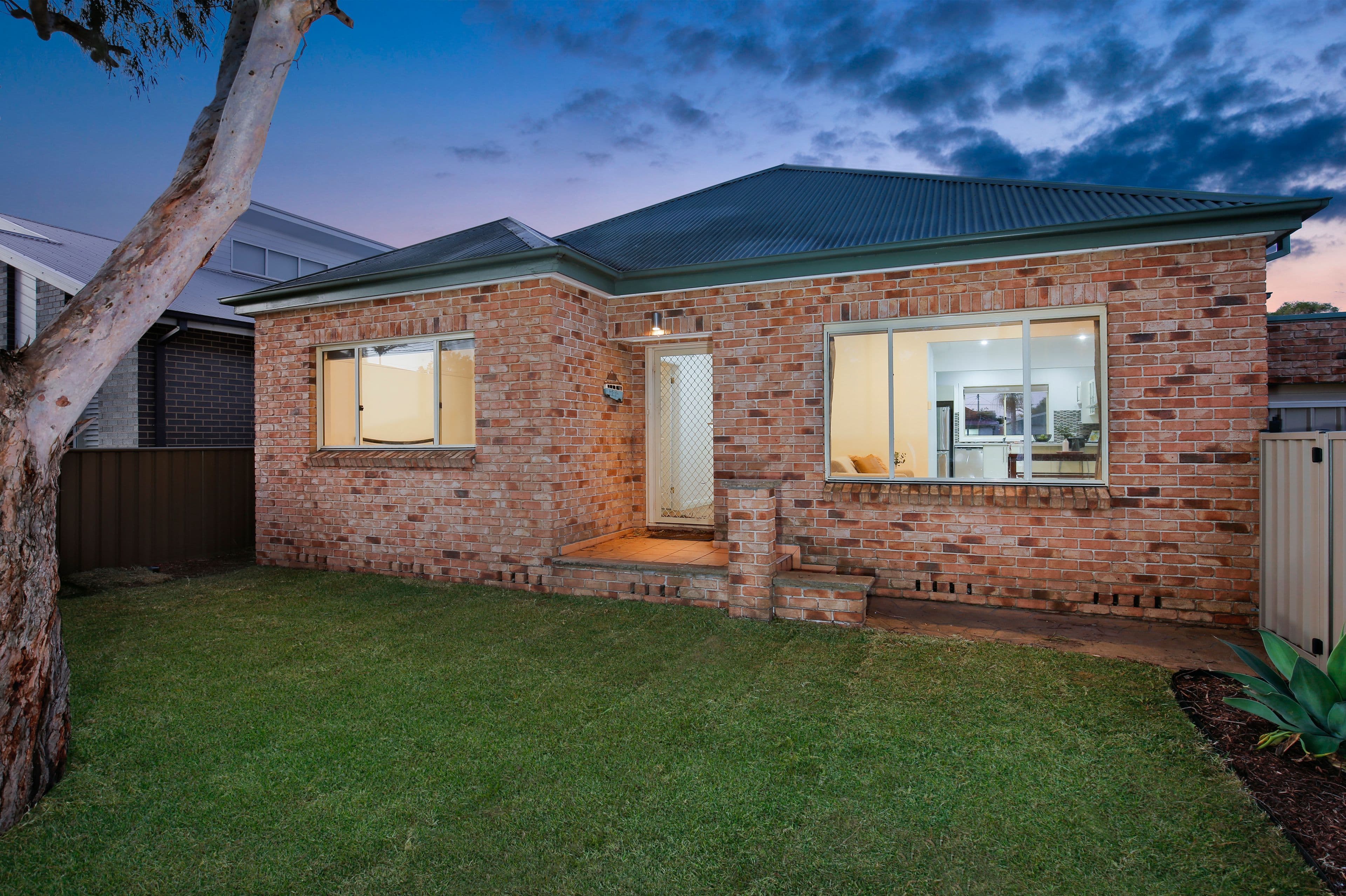 28 Norman Street, Fairy Meadow - Image 1